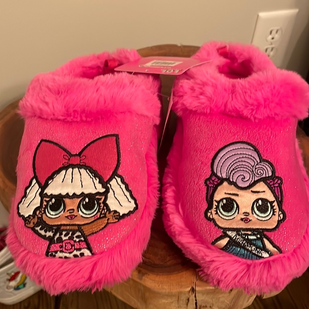 LOL slippers NWT